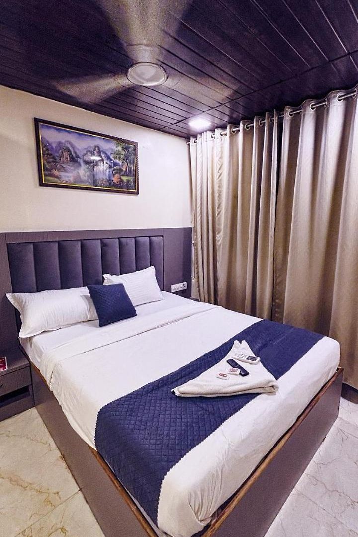 Blue Wellingten Hotel Mumbai