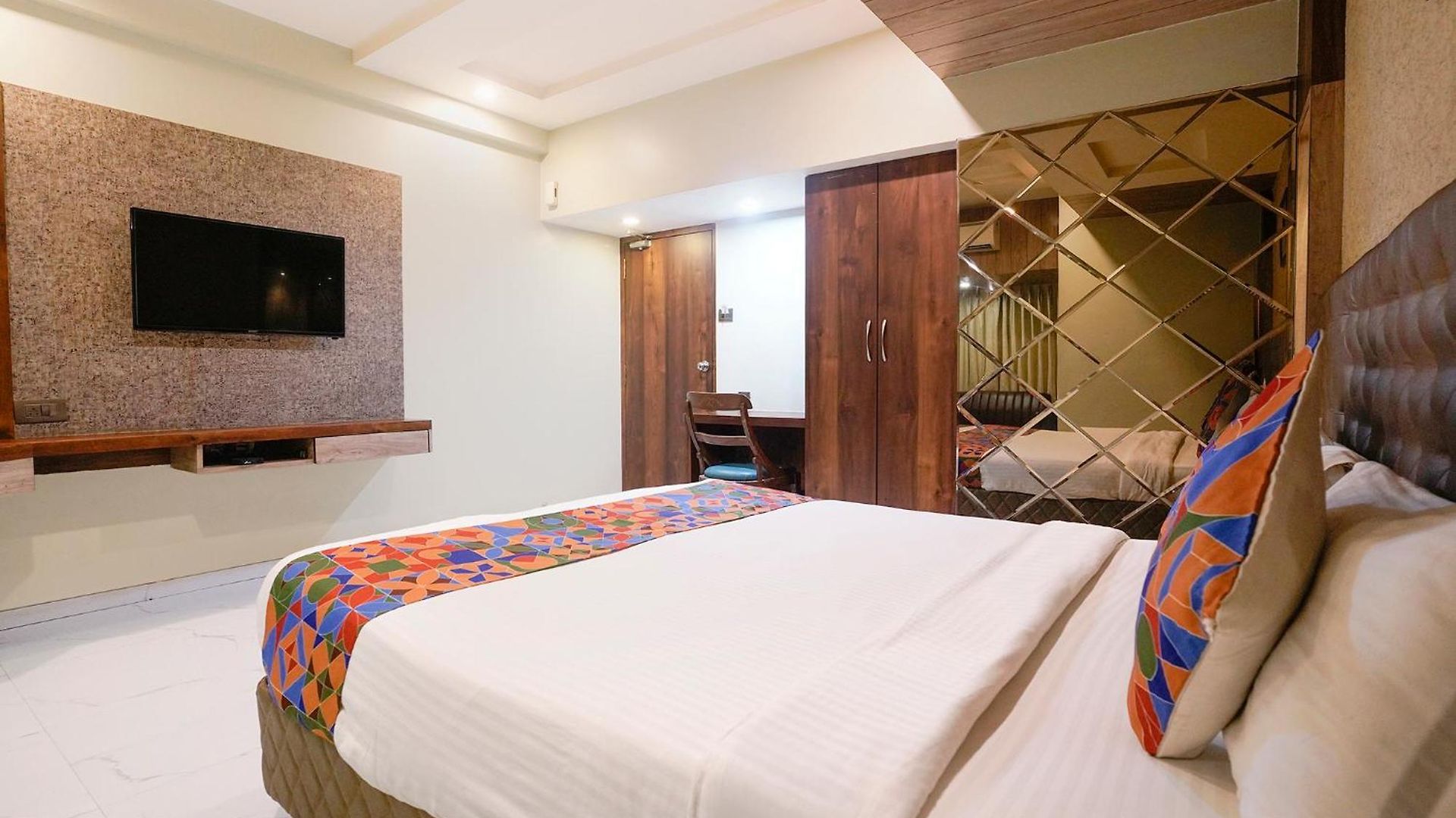 Hotel Fabhotel Prasad International 2*