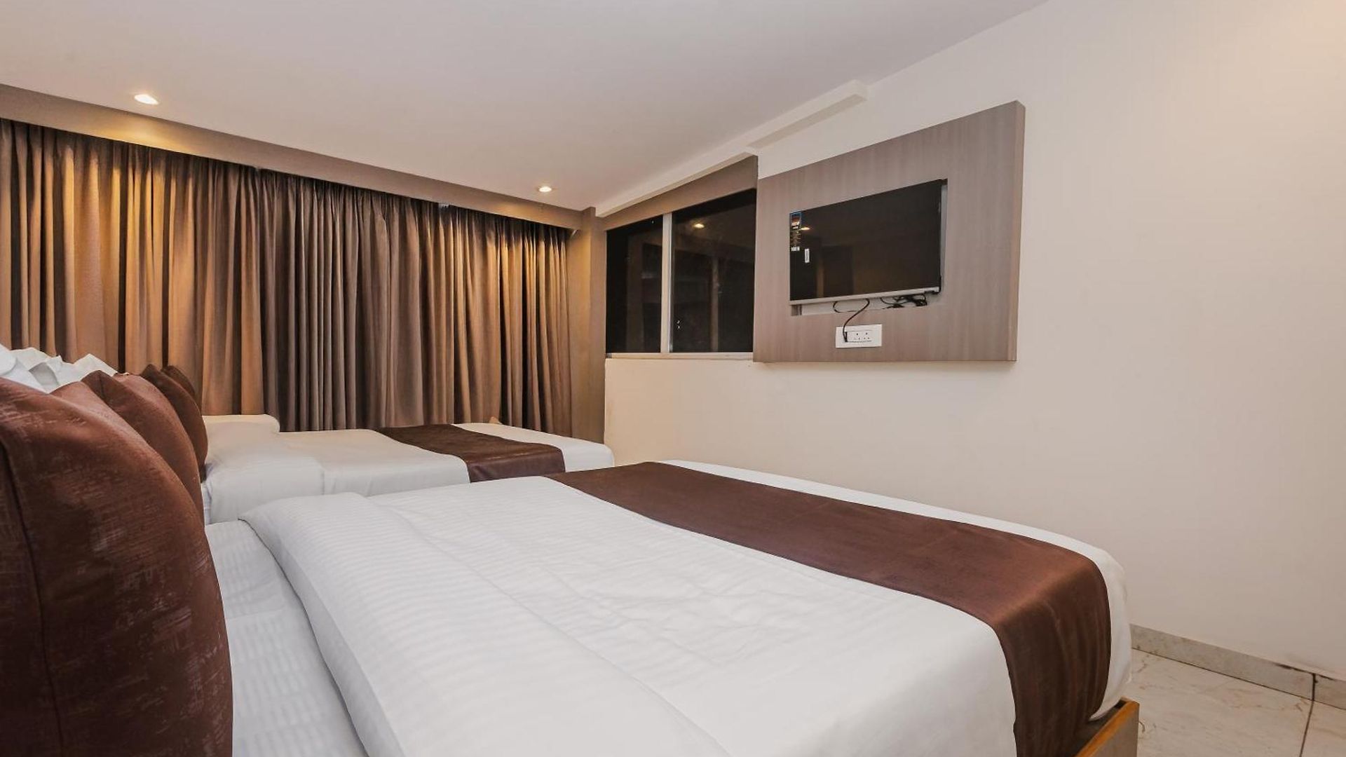 Zillion International Near Us Consulate B K C Near Airport Hotel