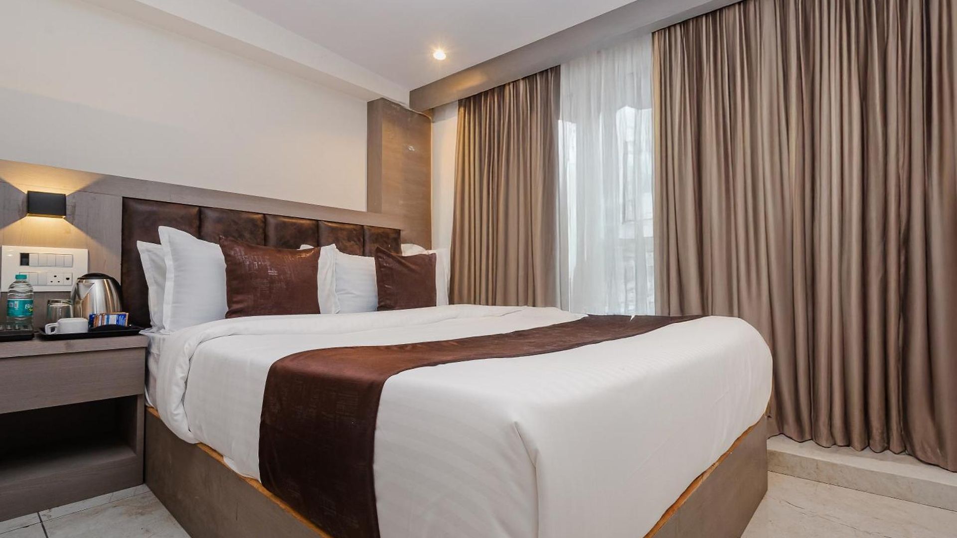 Hotel Zillion International Near Us Consulate B K C Near Airport