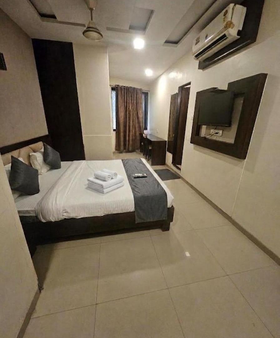 Luxury Addoree Palace - Near Airport Hotel