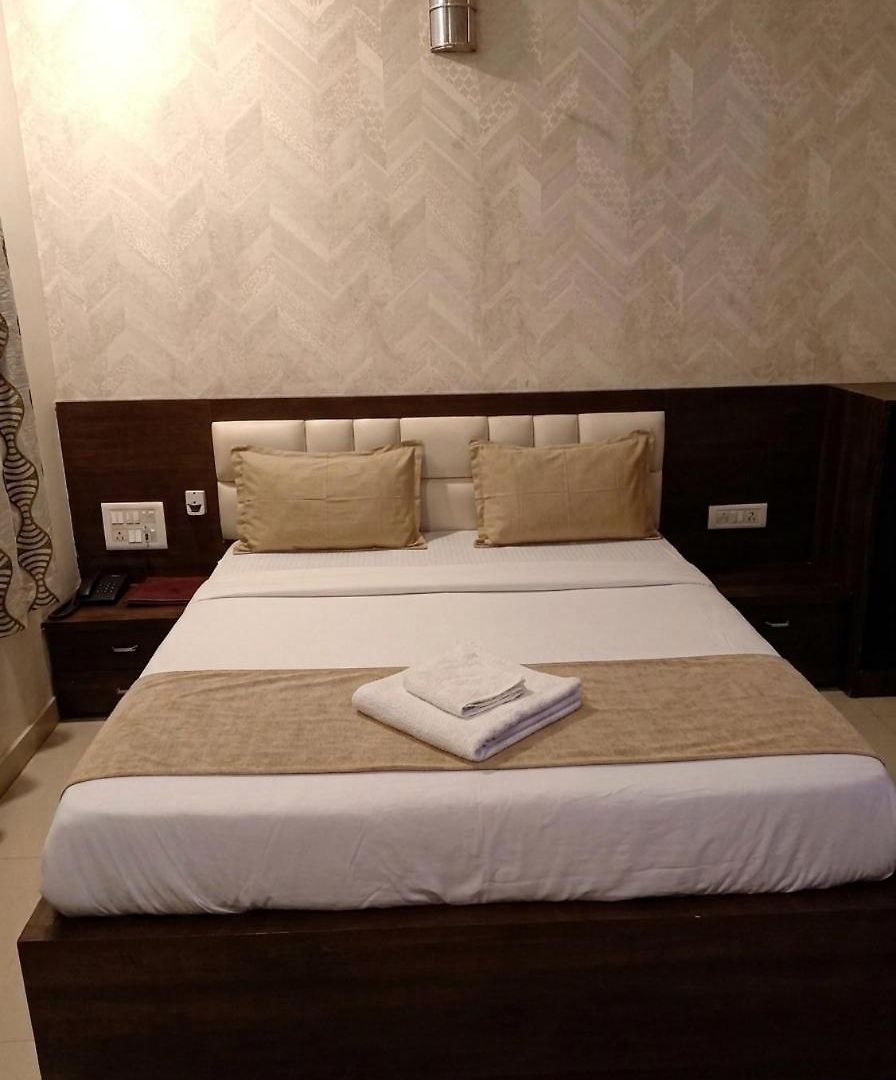 Luxury Addoree Palace - Near Airport 3*