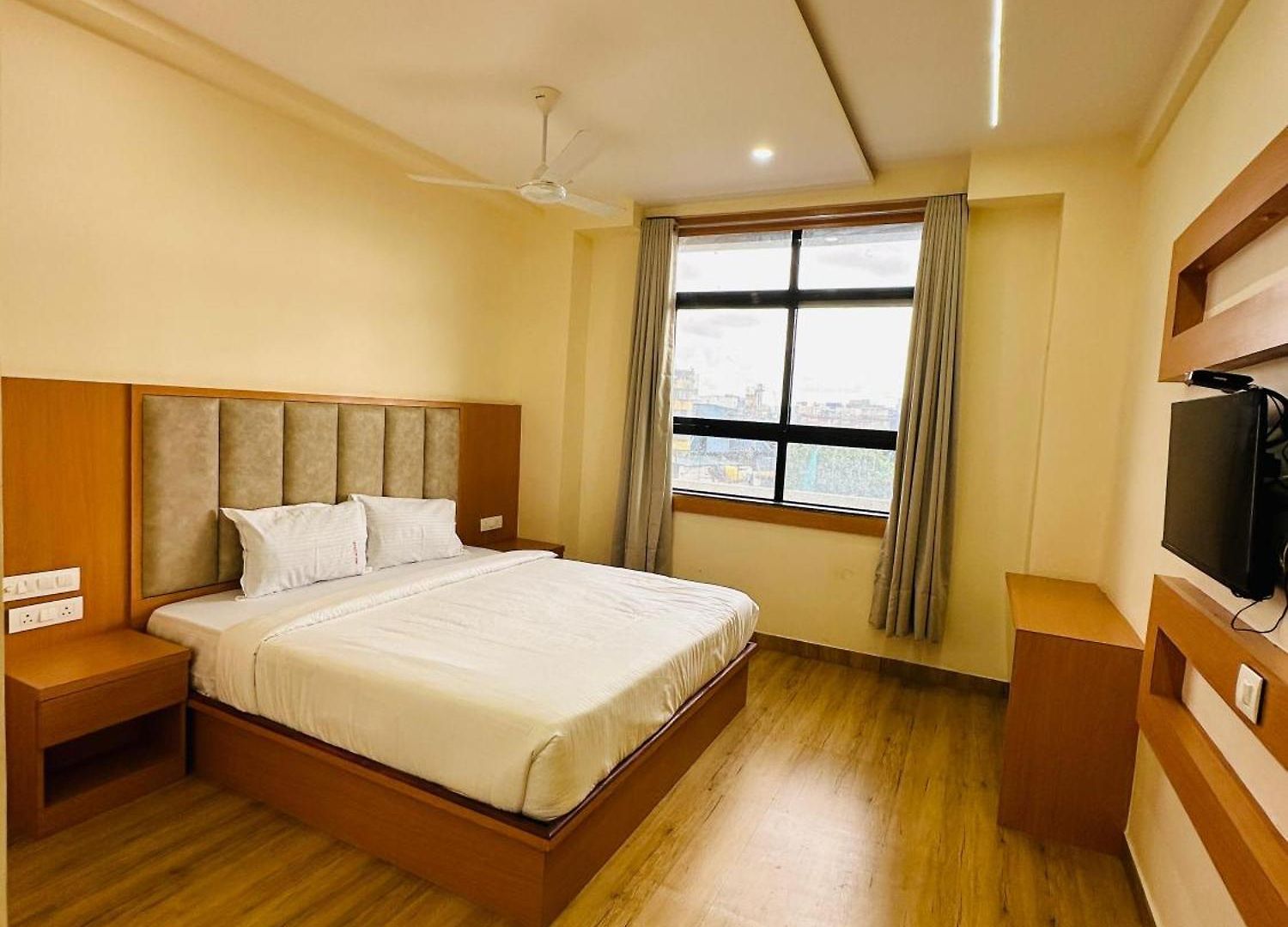 Hotel Breeze Bay Bkc - Near Us Embassy Mumbai