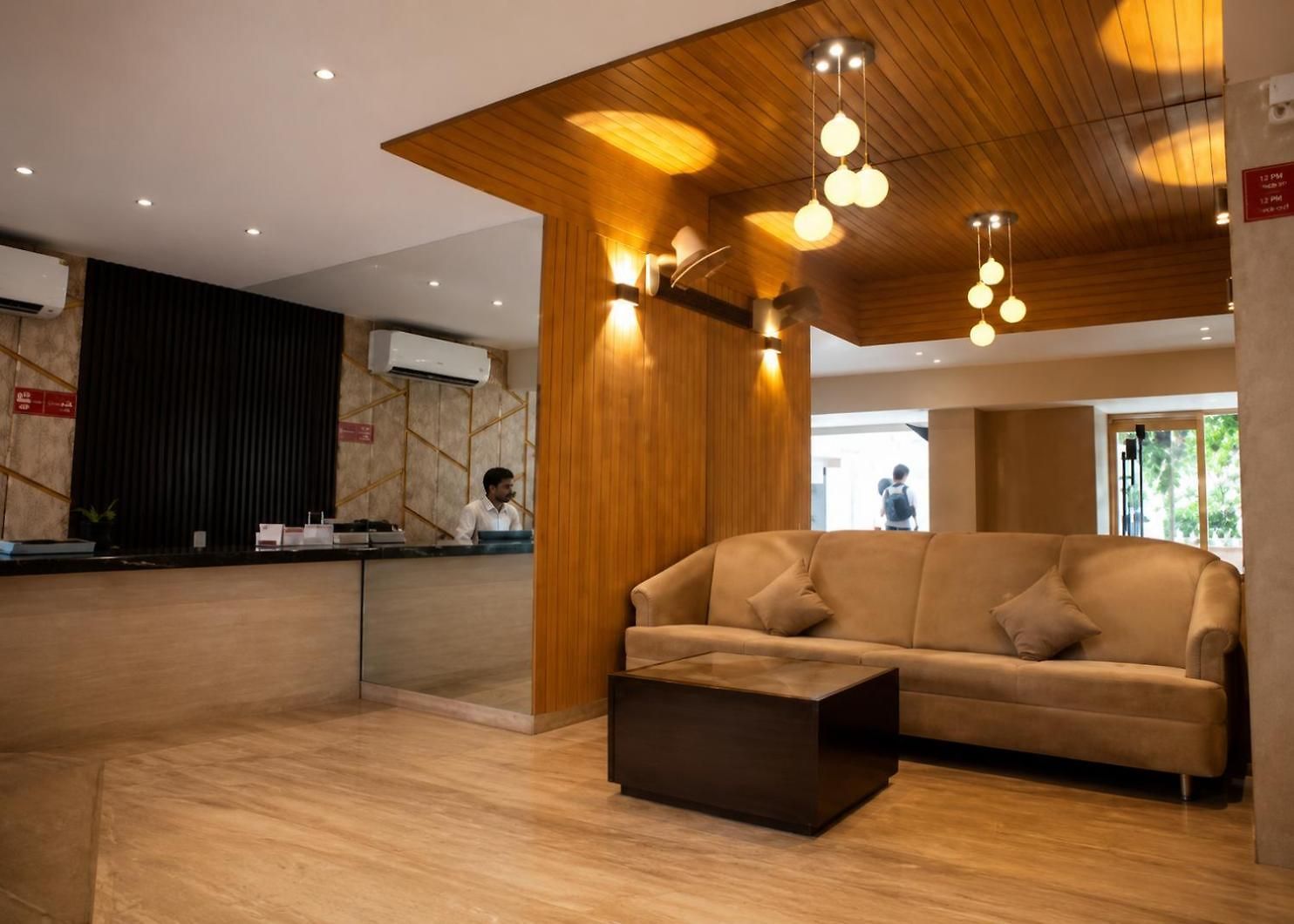 Hotel Glitz Jayshree- Nr Airport 3*