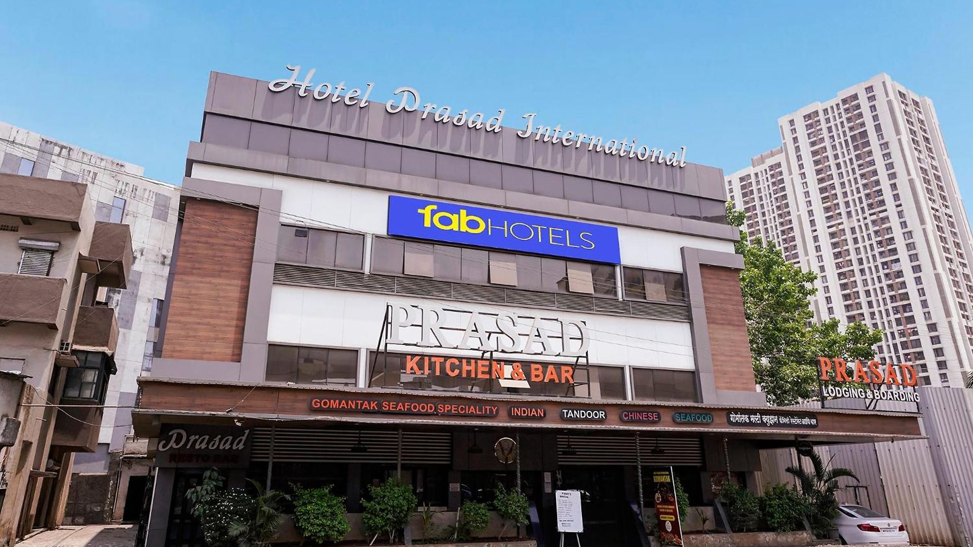 Hotel Fabhotel Prasad International