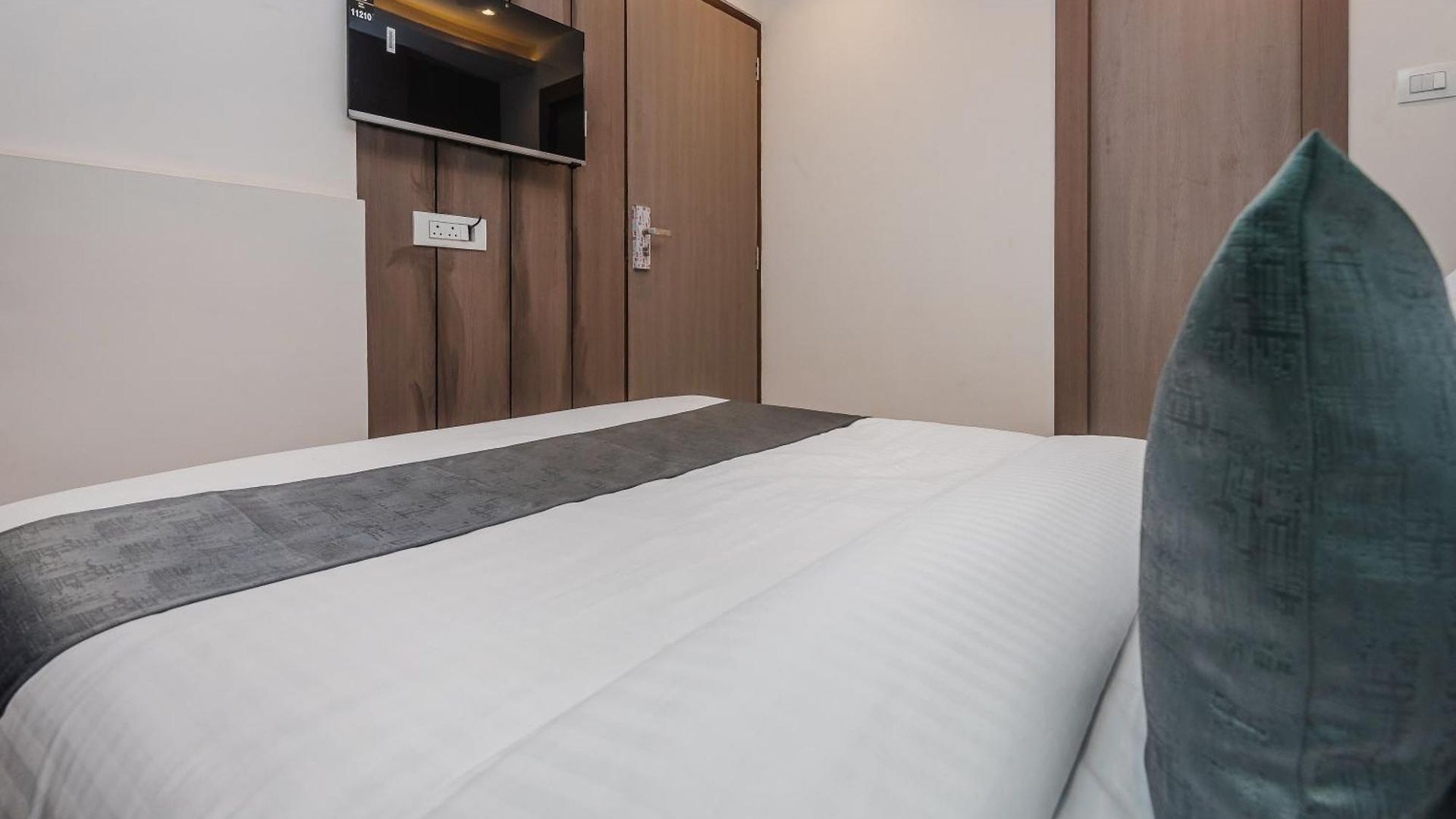 Zillion International Near Us Consulate B K C Near Airport Mumbai