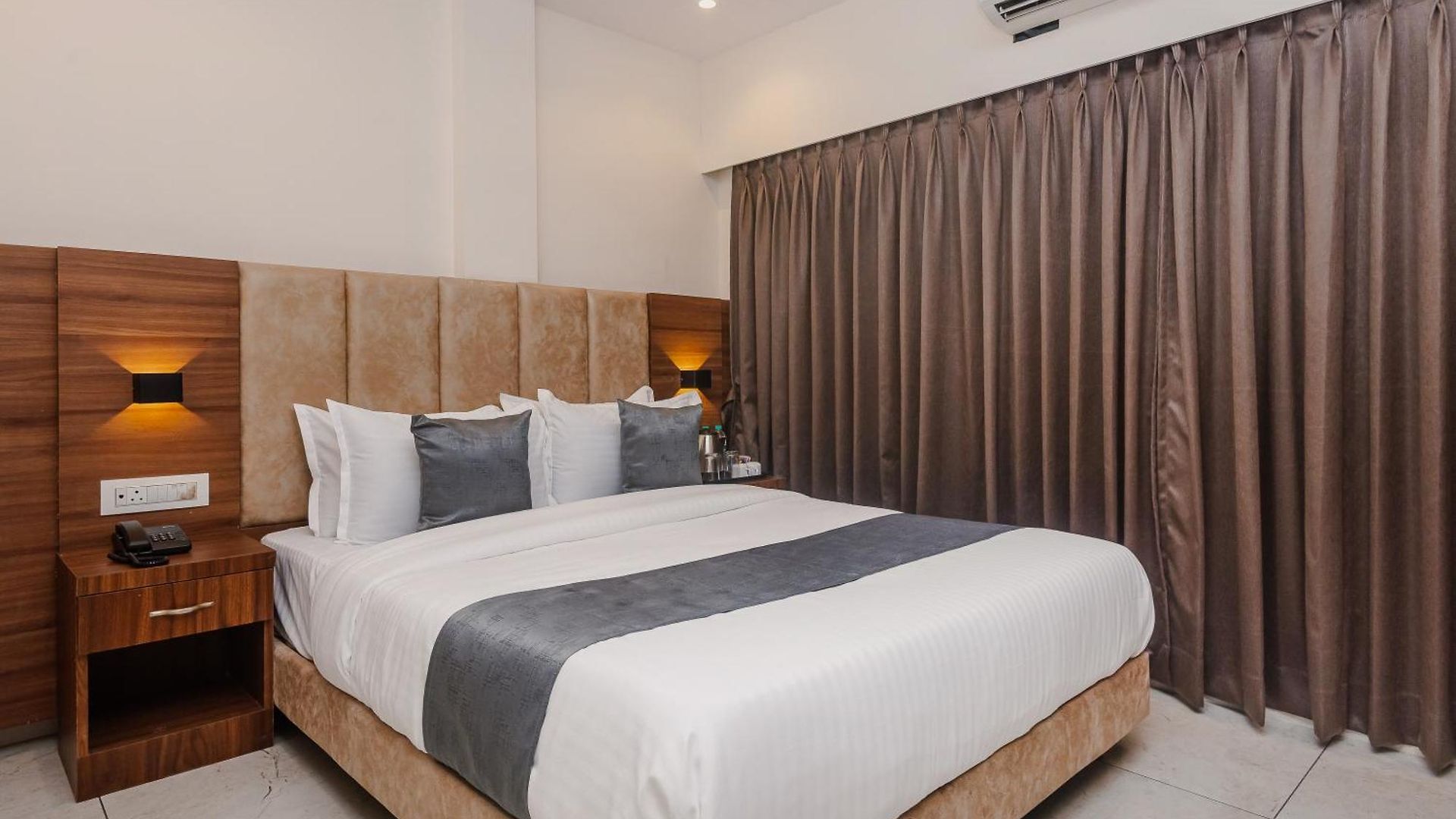 Hotel Zillion International Near Us Consulate B K C Near Airport
