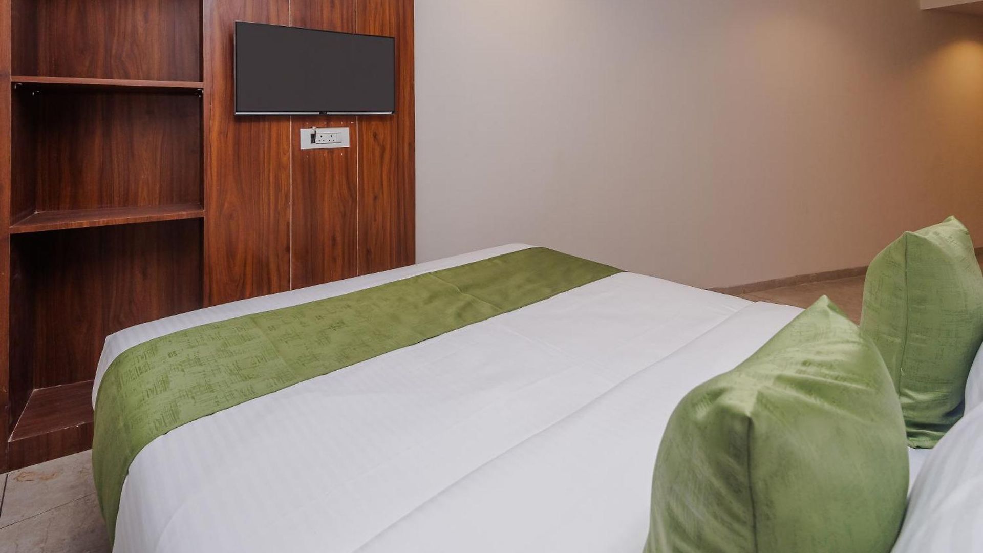 Hotel Zillion International Near Us Consulate B K C Near Airport