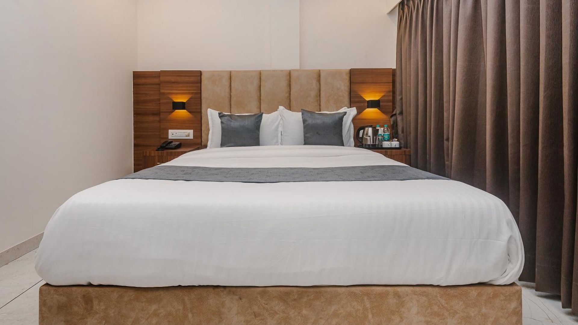 Zillion International Near Us Consulate B K C Near Airport Hotel Mumbai