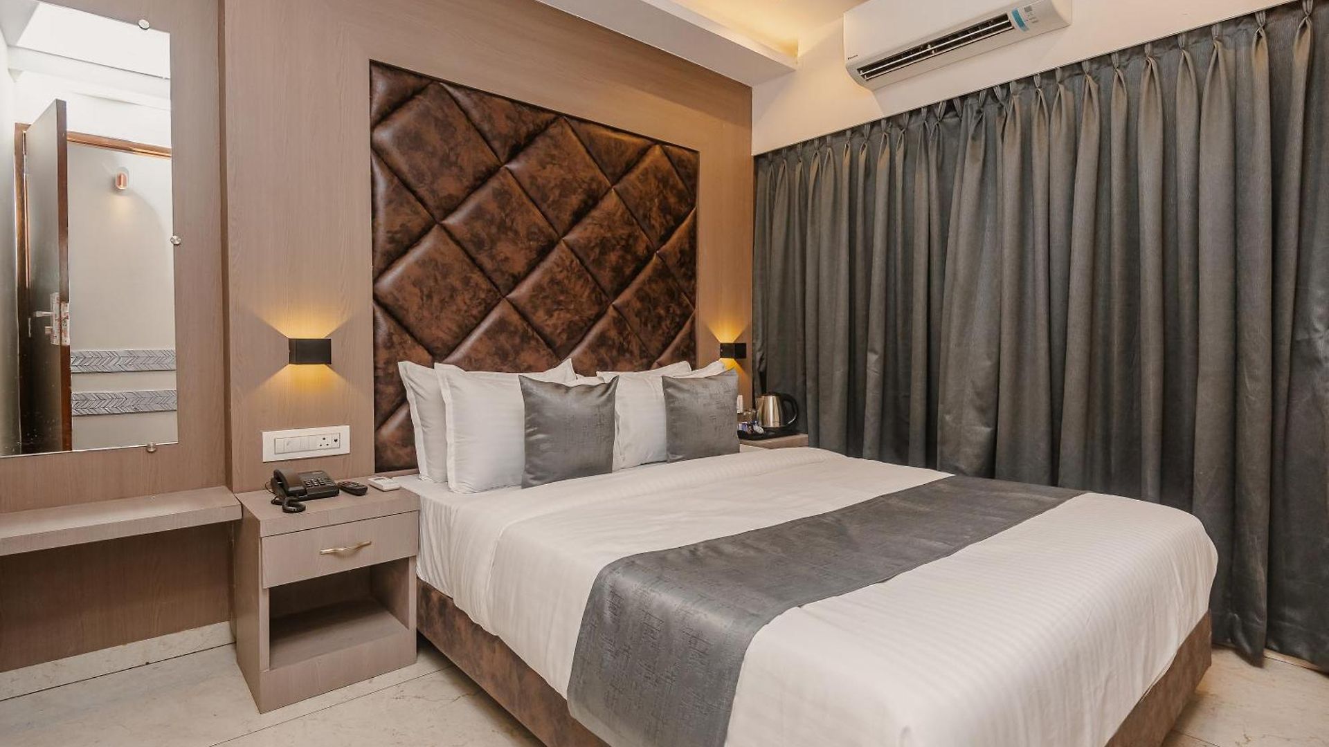 Zillion International Near Us Consulate B K C Near Airport Hotel
