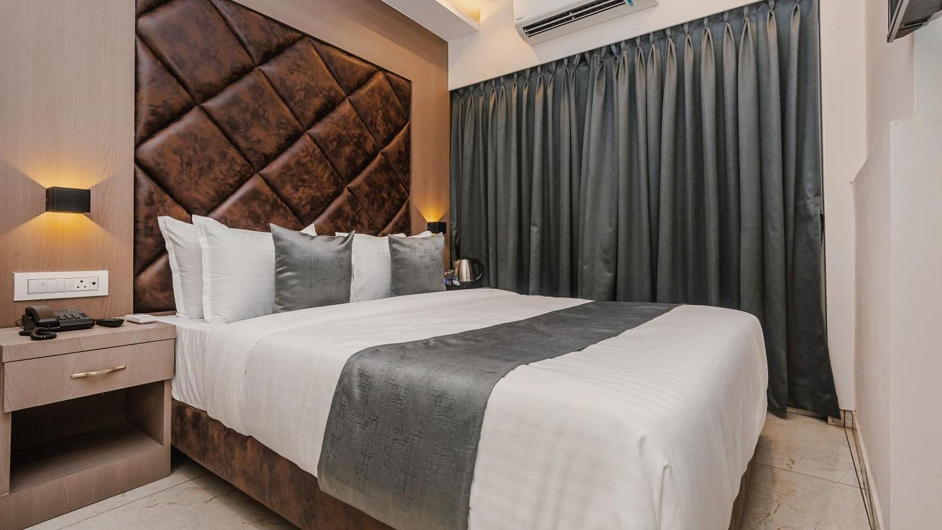 Zillion International Near Us Consulate B K C Near Airport Hotel 3*