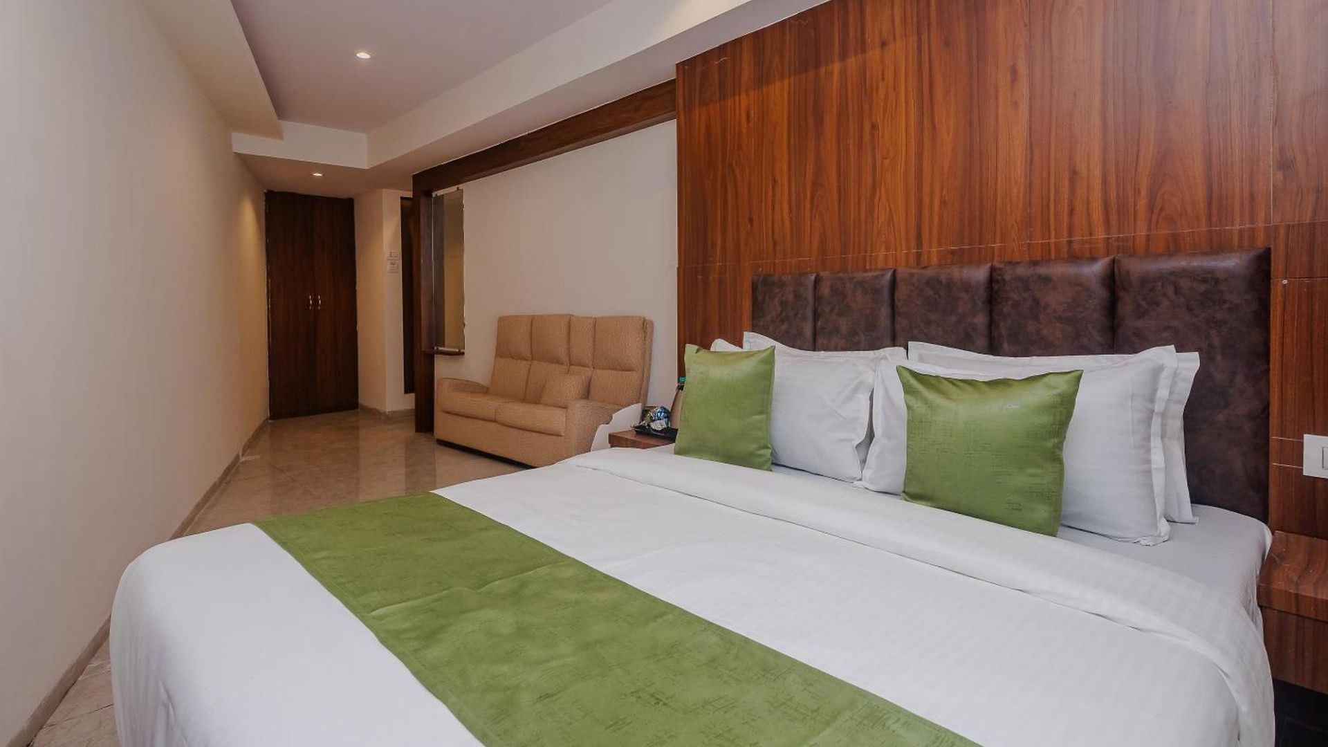 Hotel Zillion International Near Us Consulate B K C Near Airport