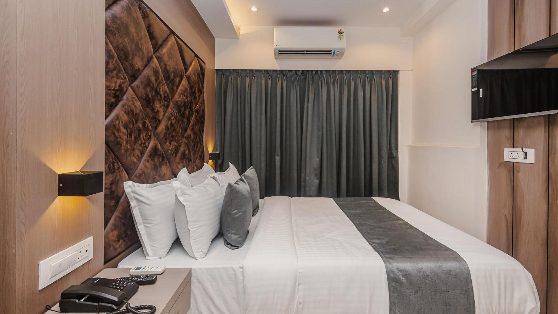 Hotel Zillion International Near Us Consulate B K C Near Airport