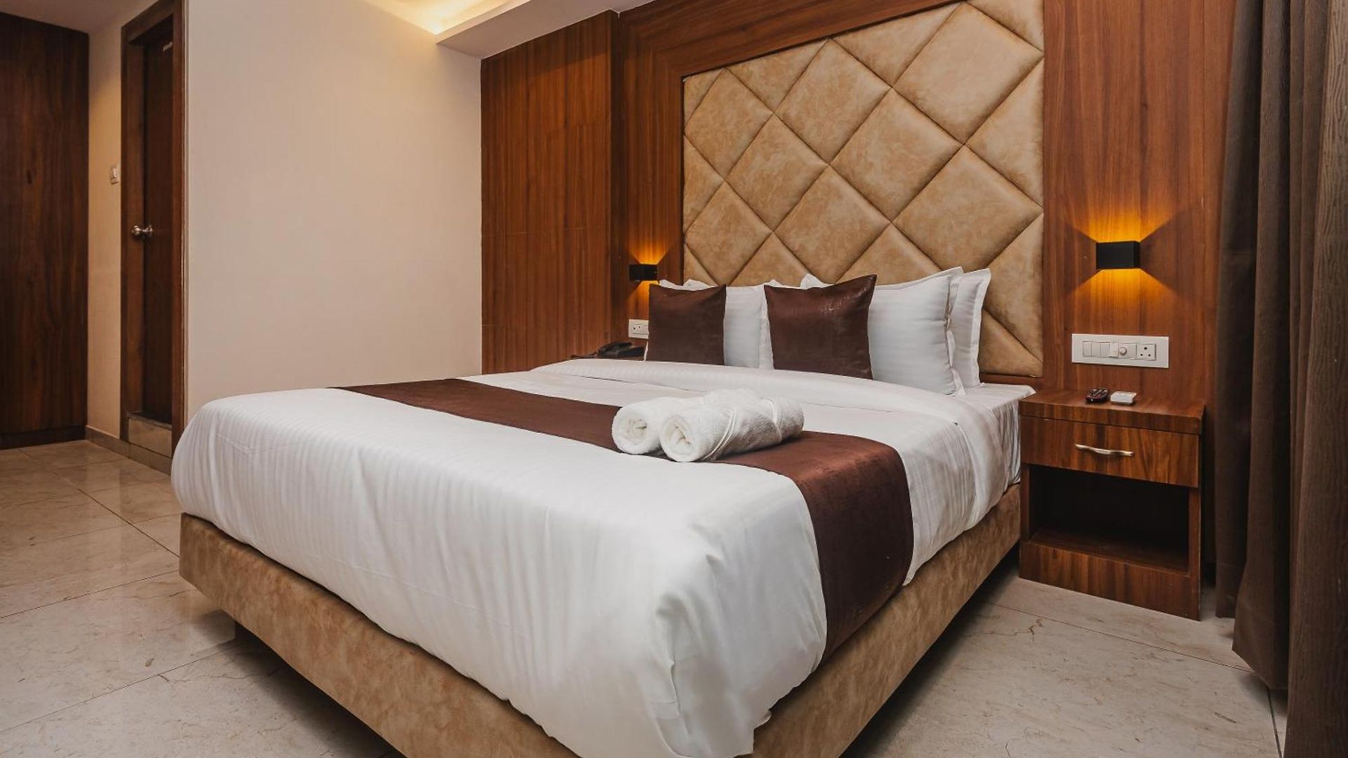 Zillion International Near Us Consulate B K C Near Airport Hotel 3*