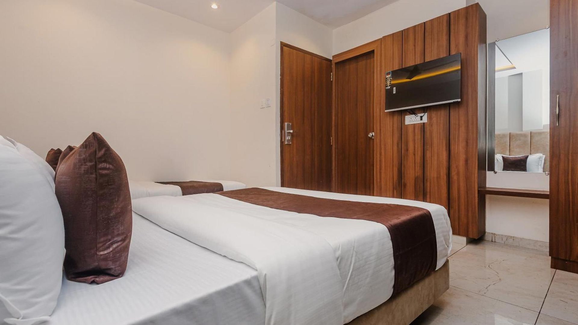 Zillion International Near Us Consulate B K C Near Airport Mumbai