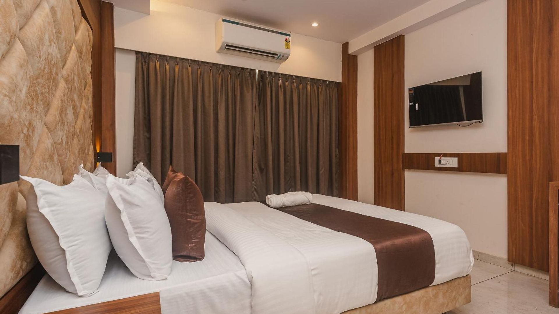 Zillion International Near Us Consulate B K C Near Airport Hotel
