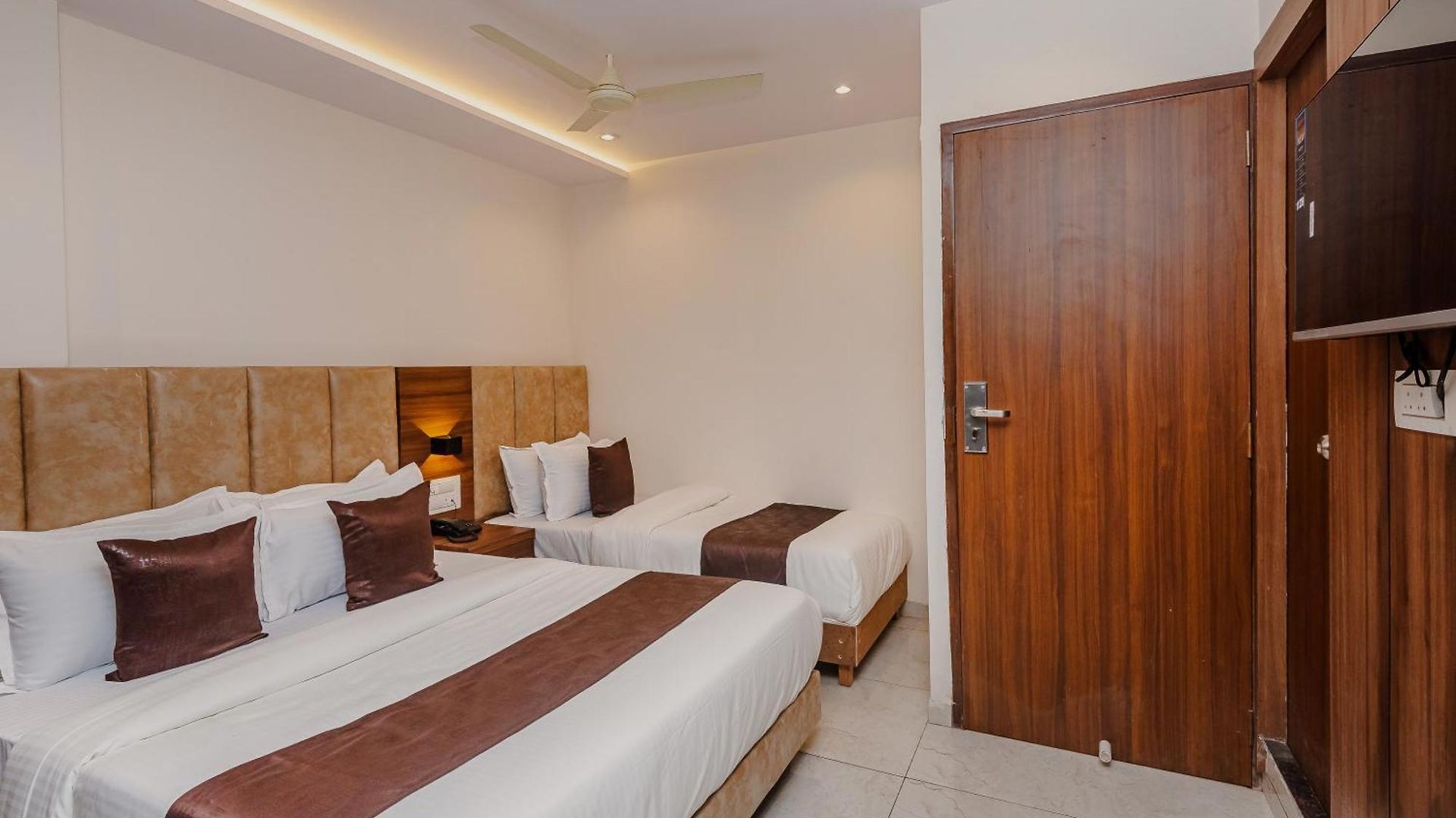 Zillion International Near Us Consulate B K C Near Airport Hotel Mumbai