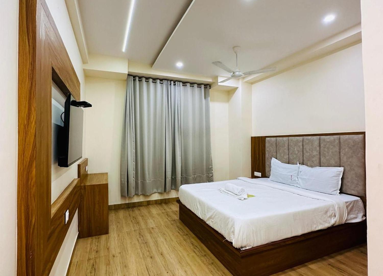 Breeze Bay Bkc - Near Us Embassy Mumbai