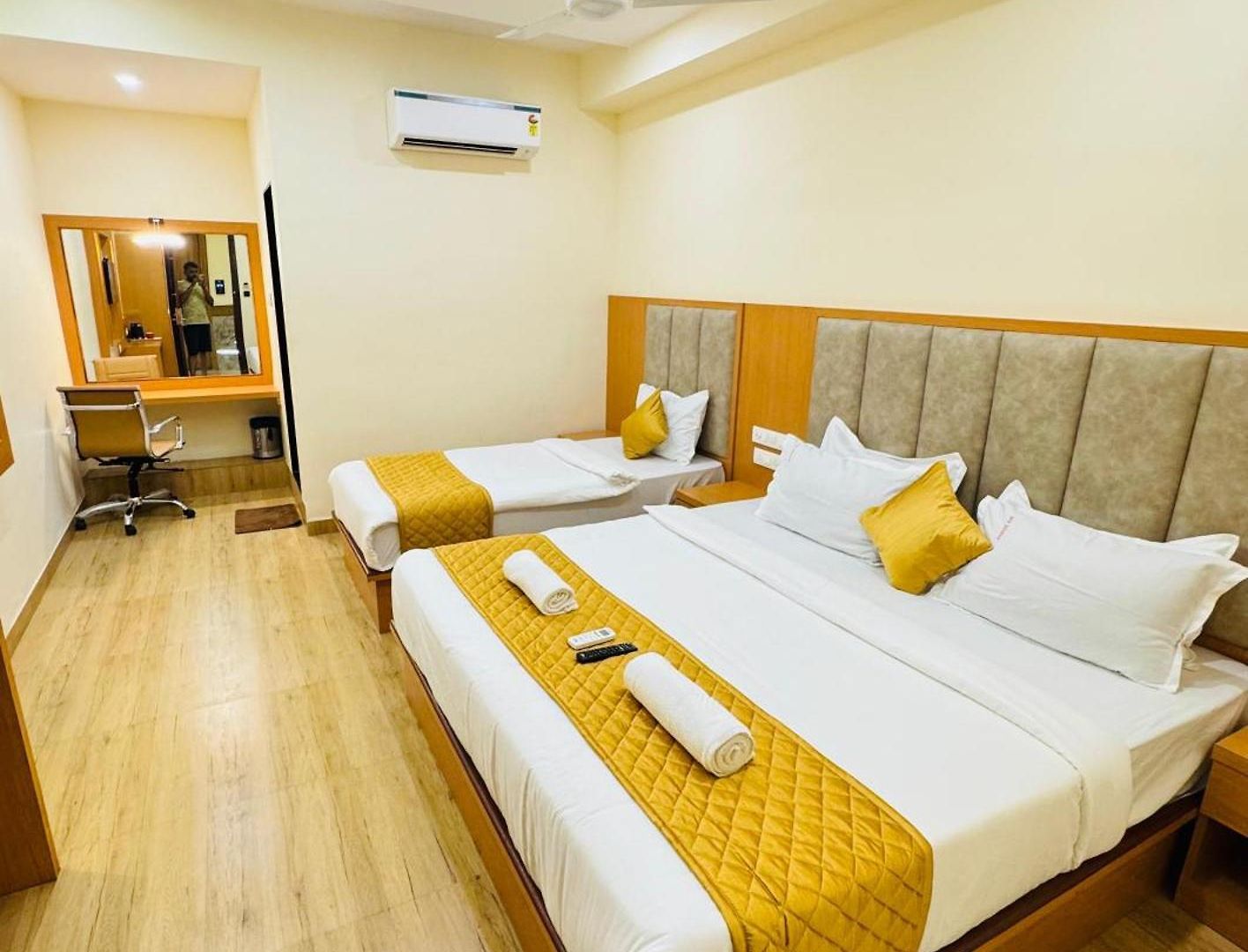 Breeze Bay Bkc - Near Us Embassy 3*