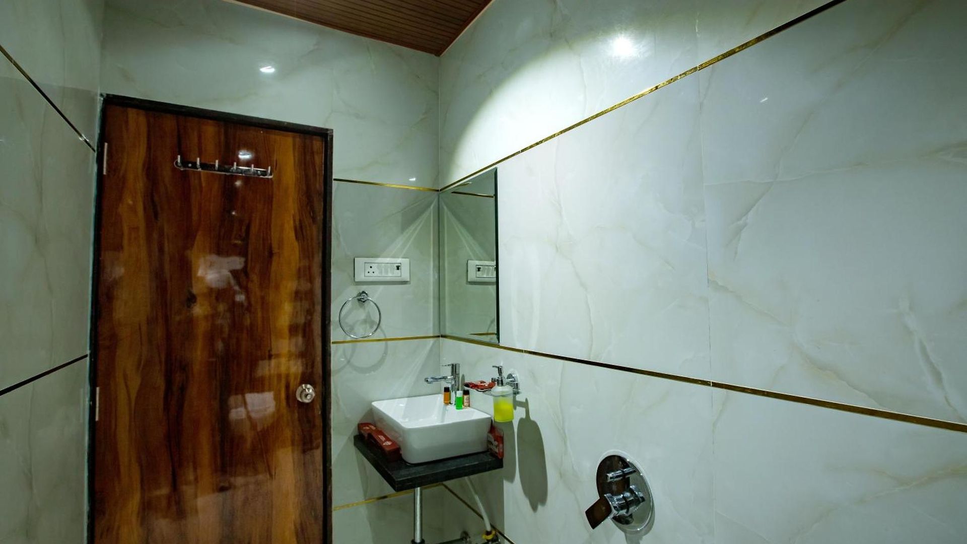 Brown Luxury Near Us Consulate Bkc Hotel Mumbai
