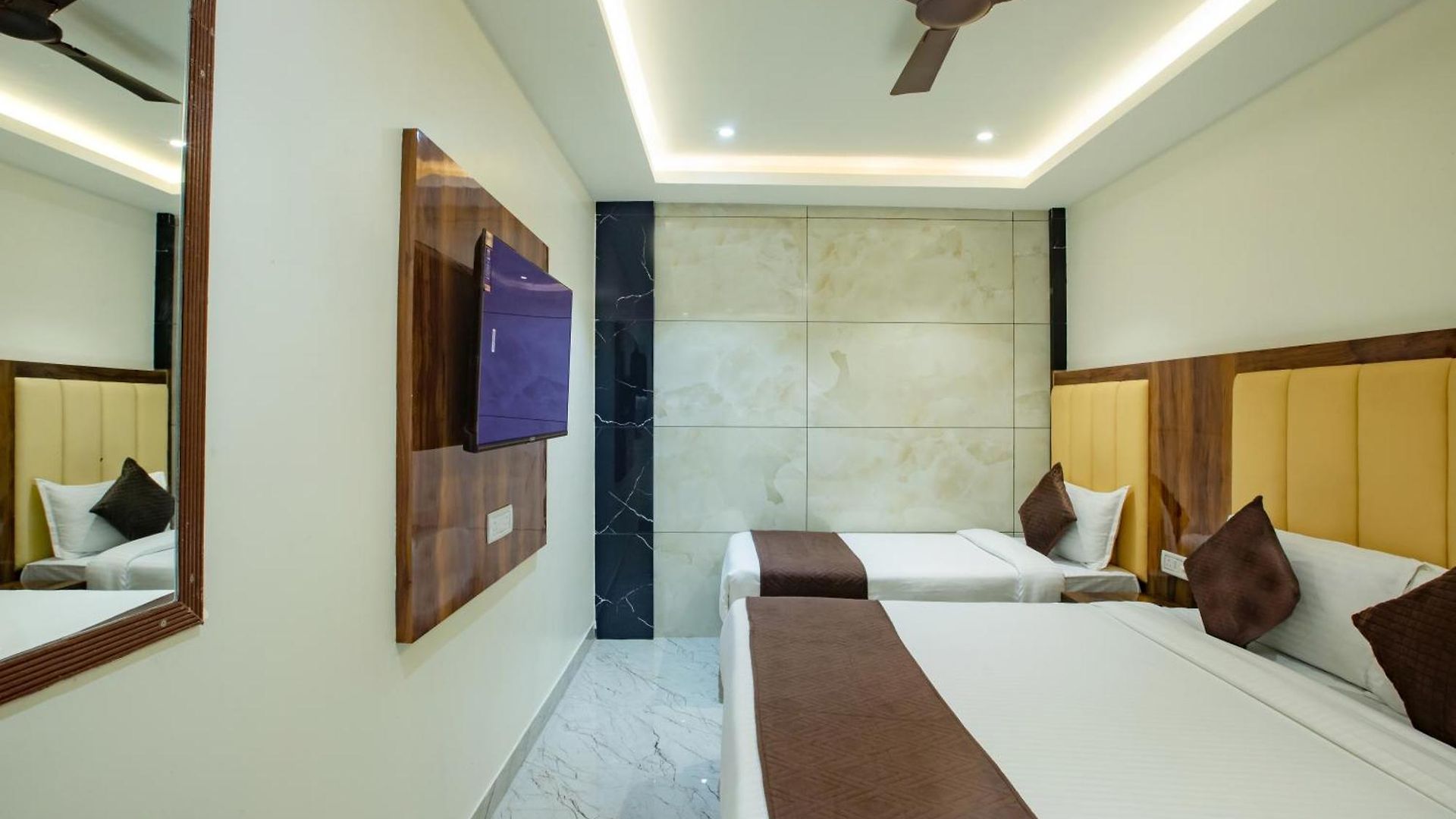 Hotel Brown Luxury Near Us Consulate Bkc Mumbai