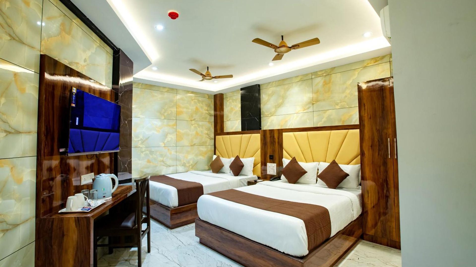 Brown Luxury Near Us Consulate Bkc Mumbai