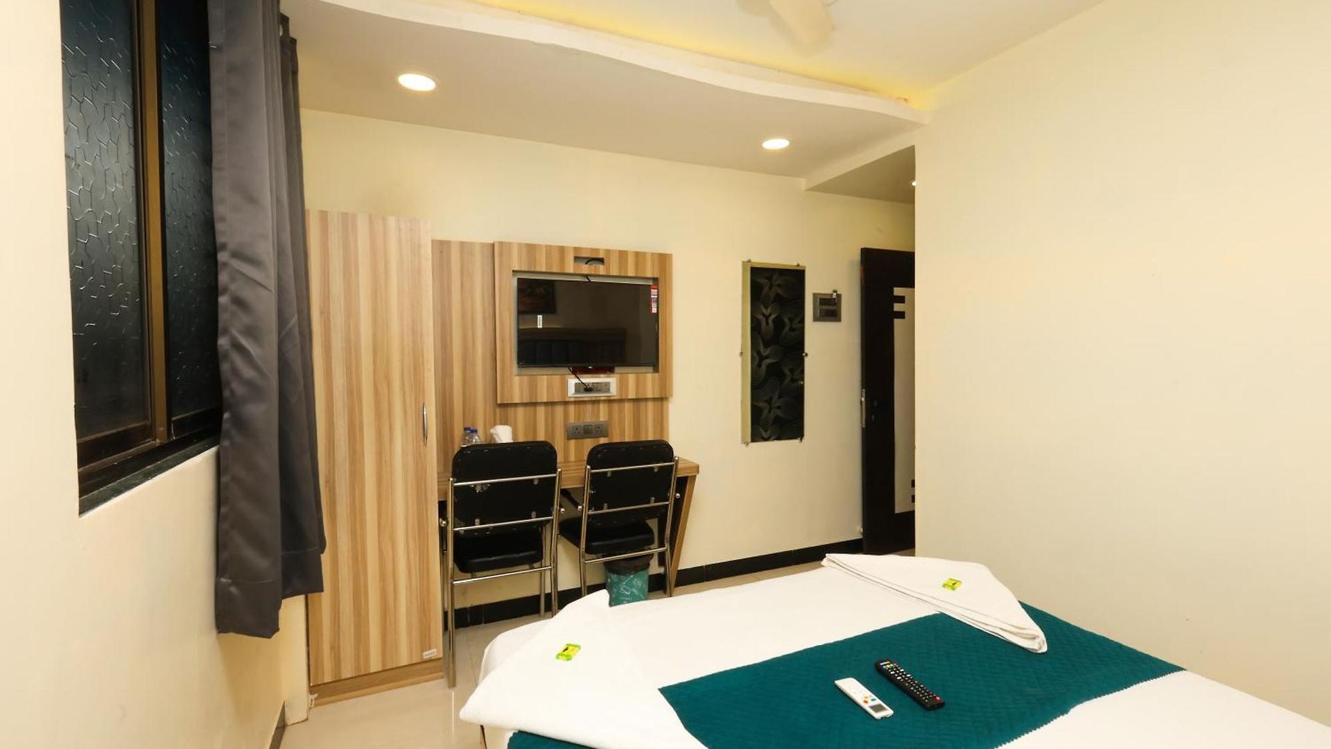 Hotel Taj Palace - Near Airport 3*