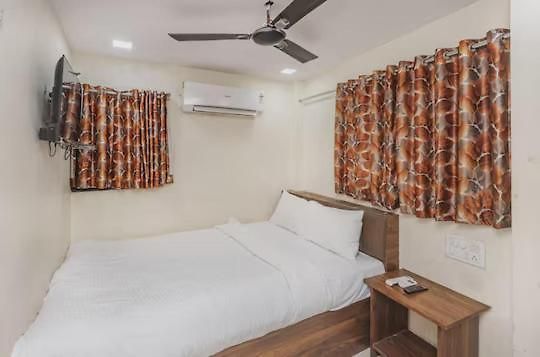 Uma Residency - Chakala Hotel *