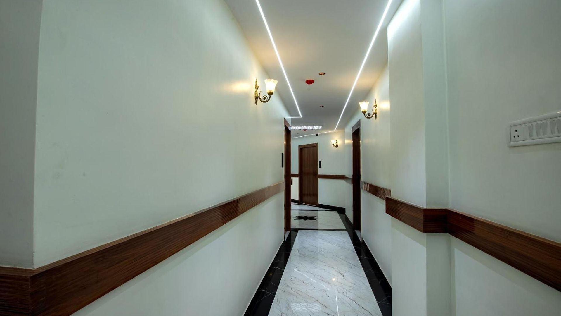 Hotel Brown Luxury Near Us Consulate Bkc Mumbai