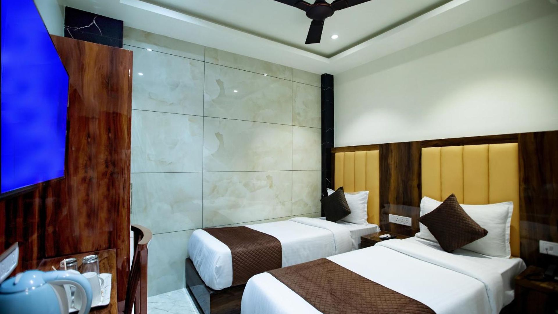Brown Luxury Near Us Consulate Bkc 3* Mumbai