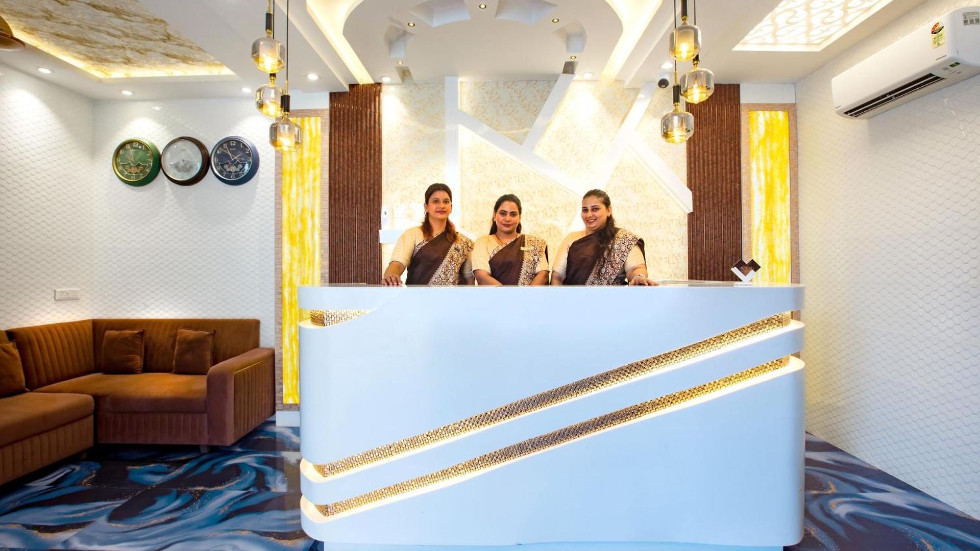 Hotel Brown Luxury Near Us Consulate Bkc 3*