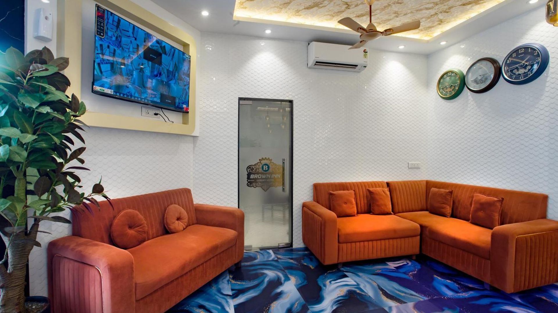 Brown Luxury Near Us Consulate Bkc 3*