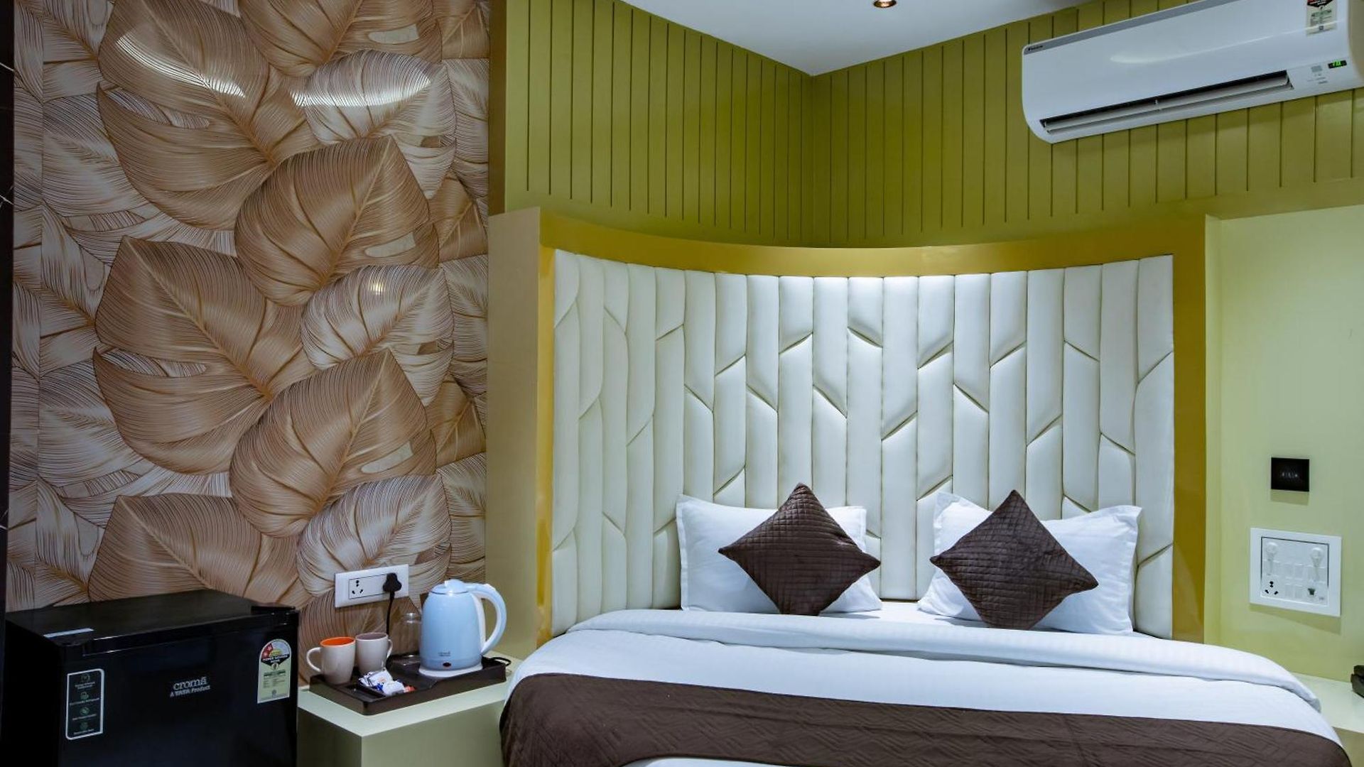 Brown Luxury Near Us Consulate Bkc Mumbai