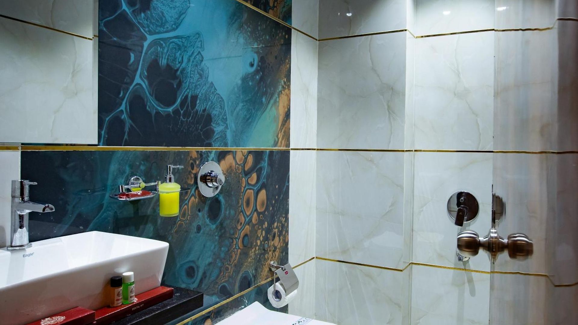 Brown Luxury Near Us Consulate Bkc Mumbai