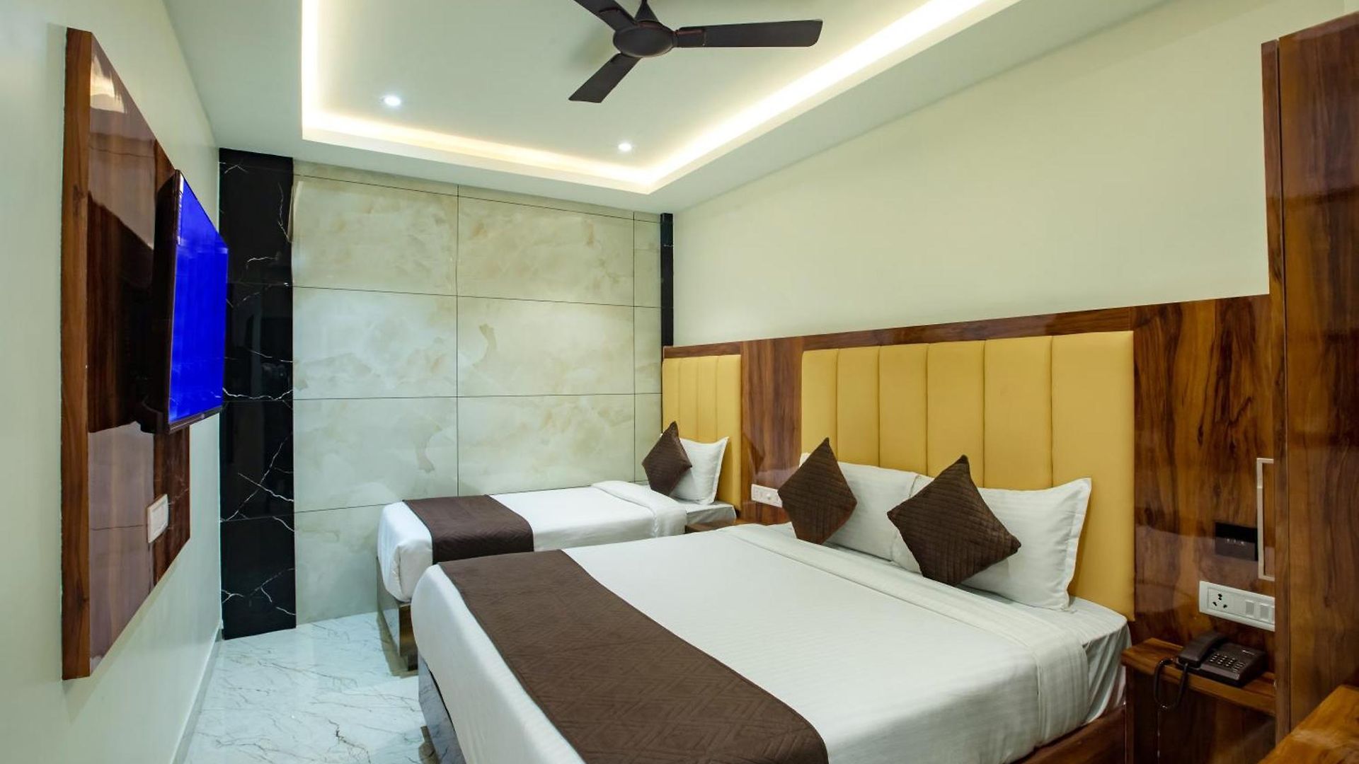 Brown Luxury Near Us Consulate Bkc 3*
