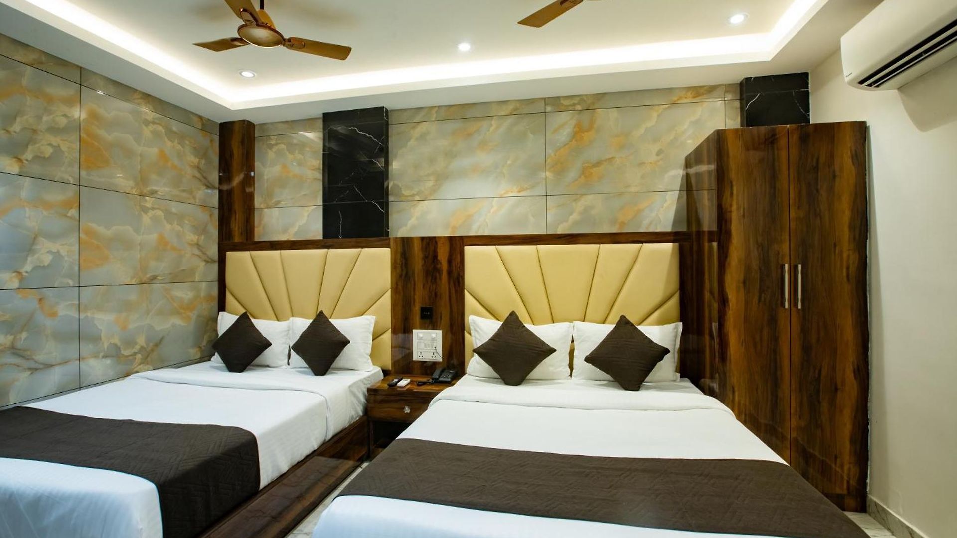 Hotel Brown Luxury Near Us Consulate Bkc Mumbai