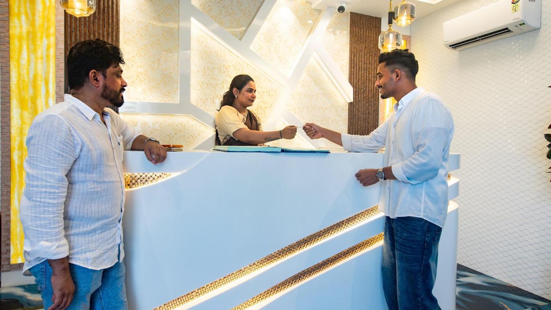 Brown Luxury Near Us Consulate Bkc 3* Mumbai