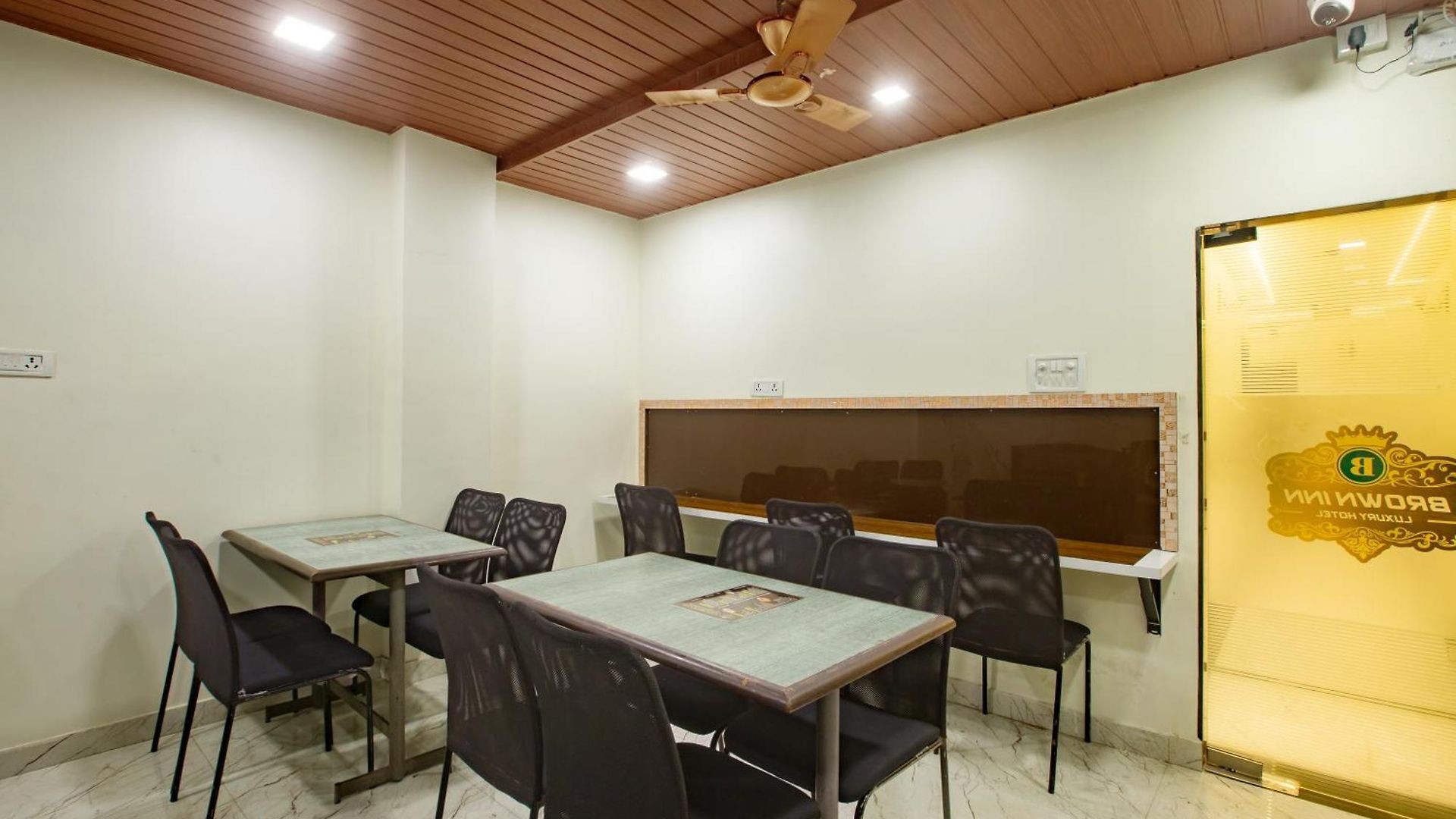 Hotel Brown Luxury Near Us Consulate Bkc 3*
