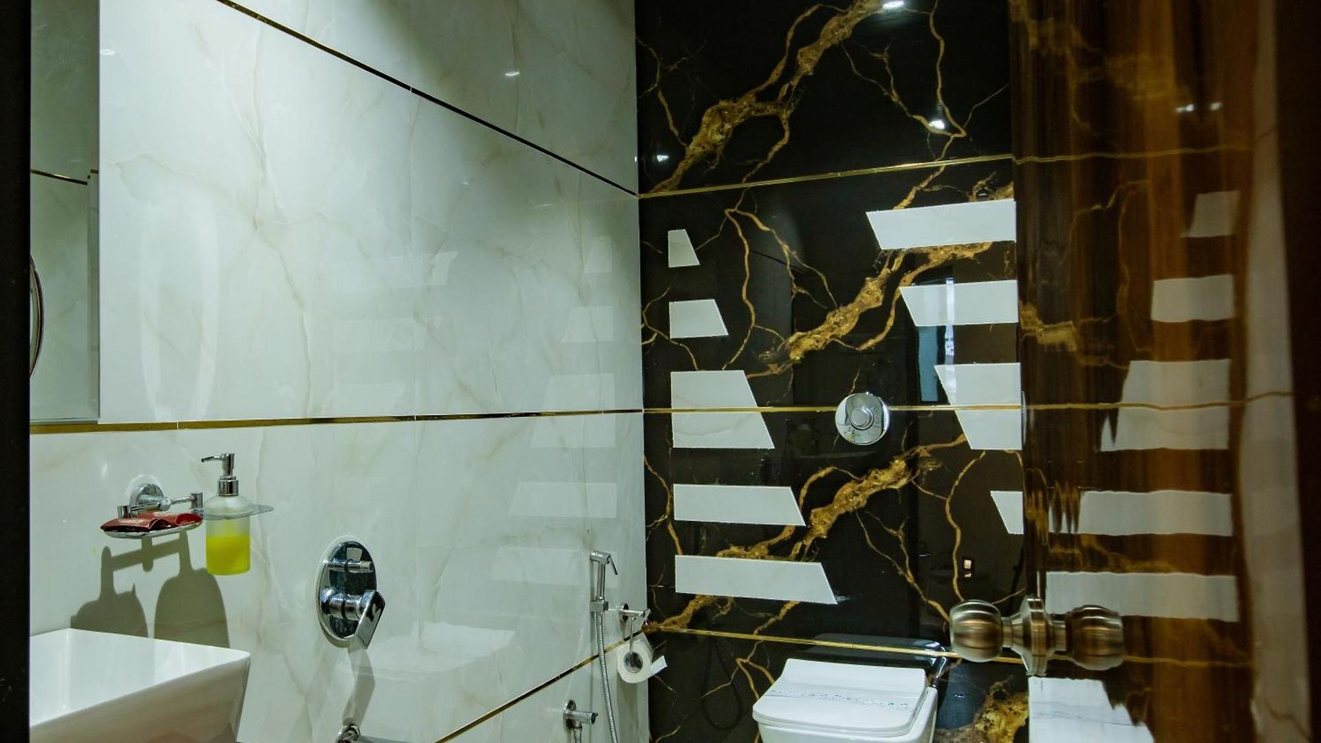 Brown Luxury Near Us Consulate Bkc Hotel
