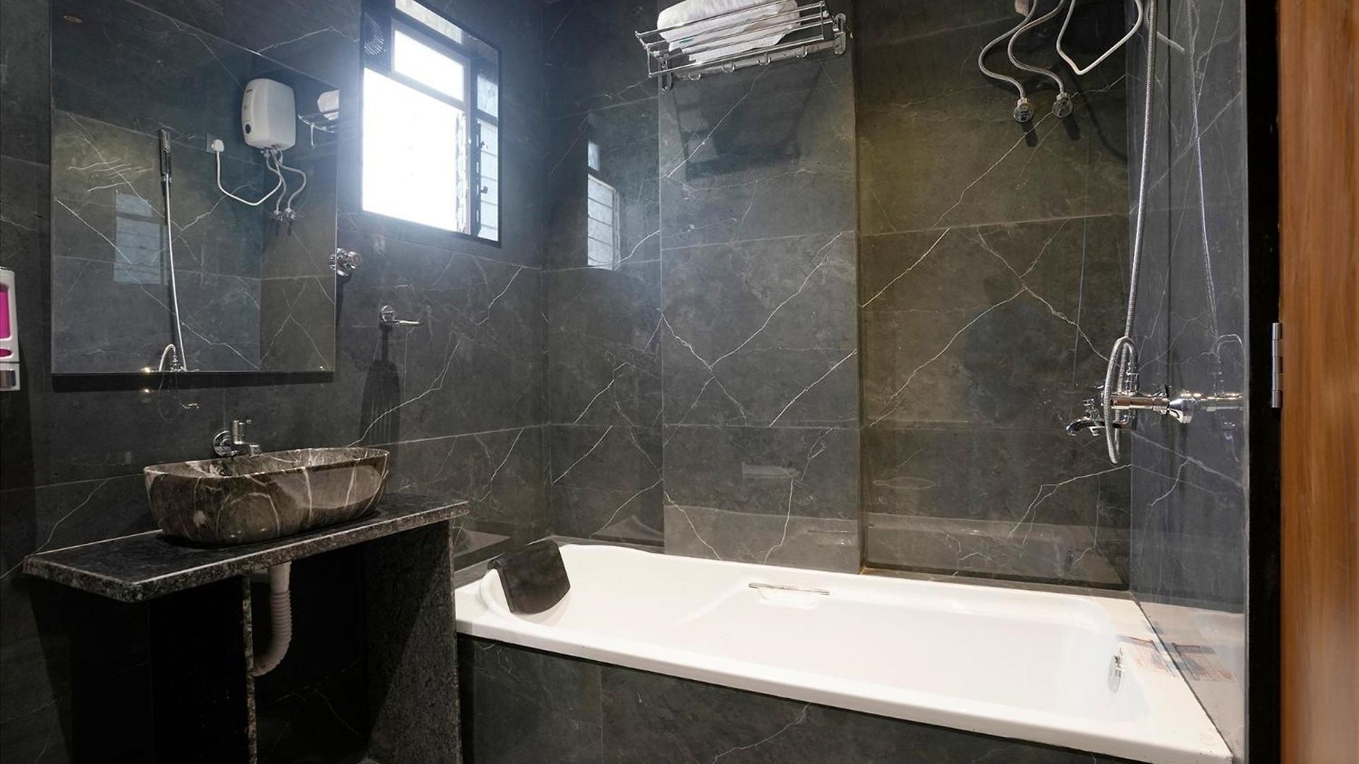 Fabhotel Status Residency Hotel Mumbai