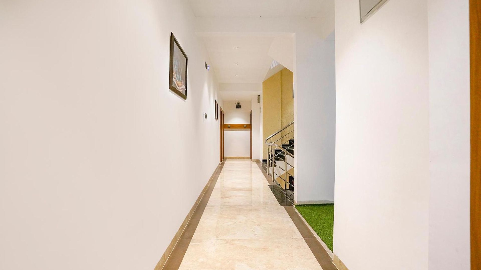 Fabhotel Status Residency Hotel Mumbai