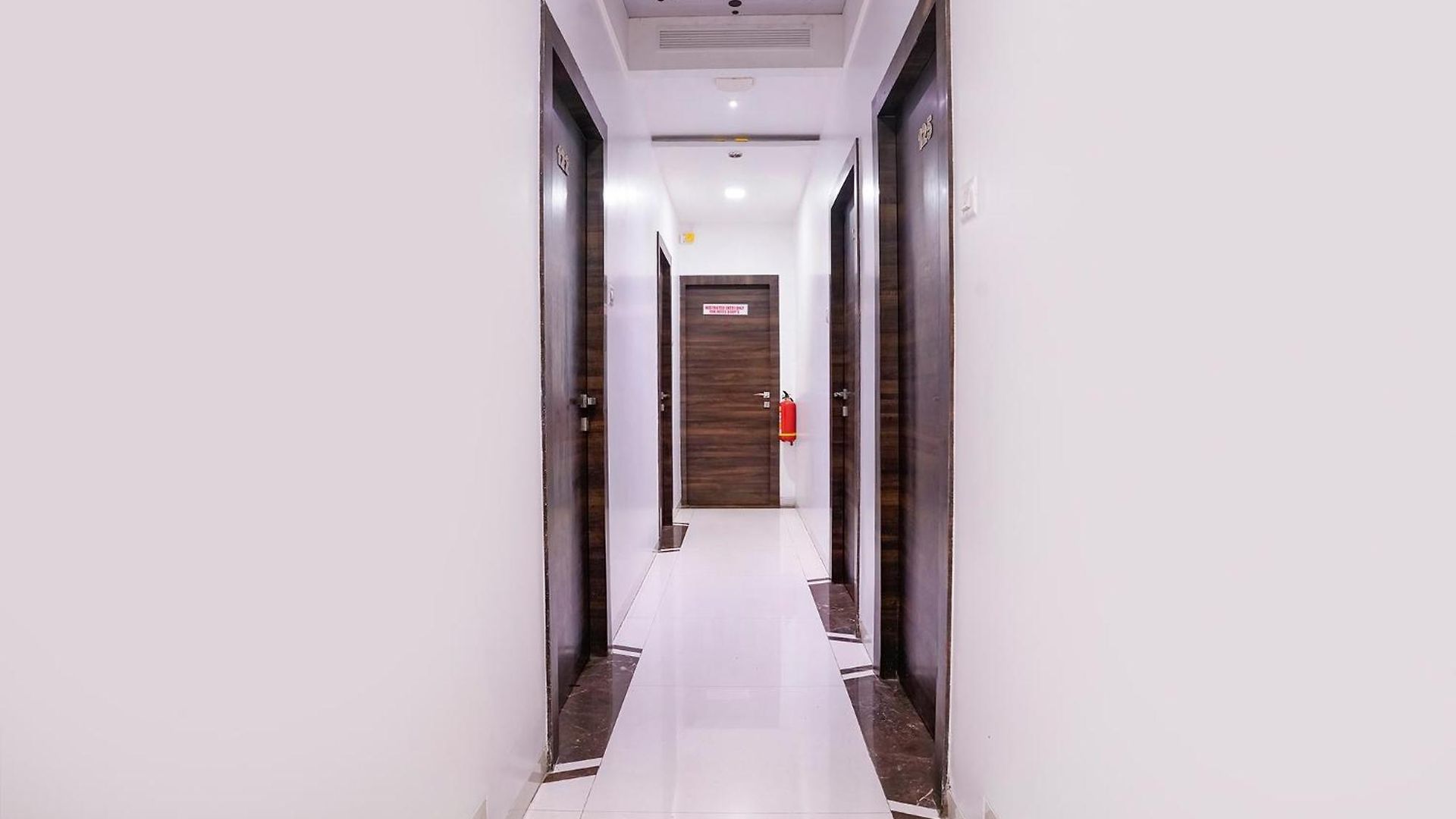 Fabhotel Elvis International 3* Mumbai