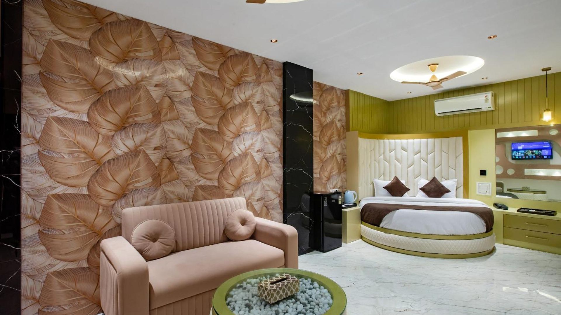 Brown Luxury Near Us Consulate Bkc Hotel Mumbai