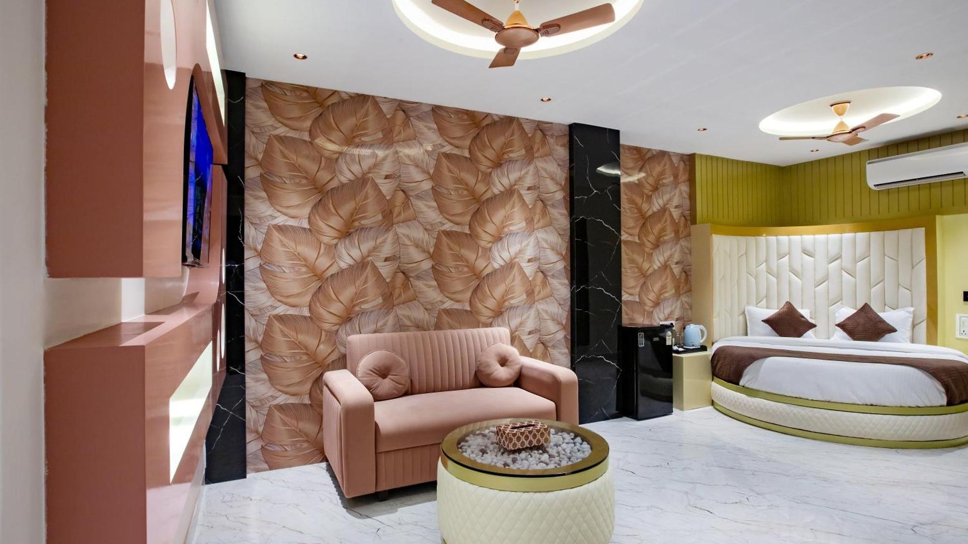 Brown Luxury Near Us Consulate Bkc Hotel Mumbai