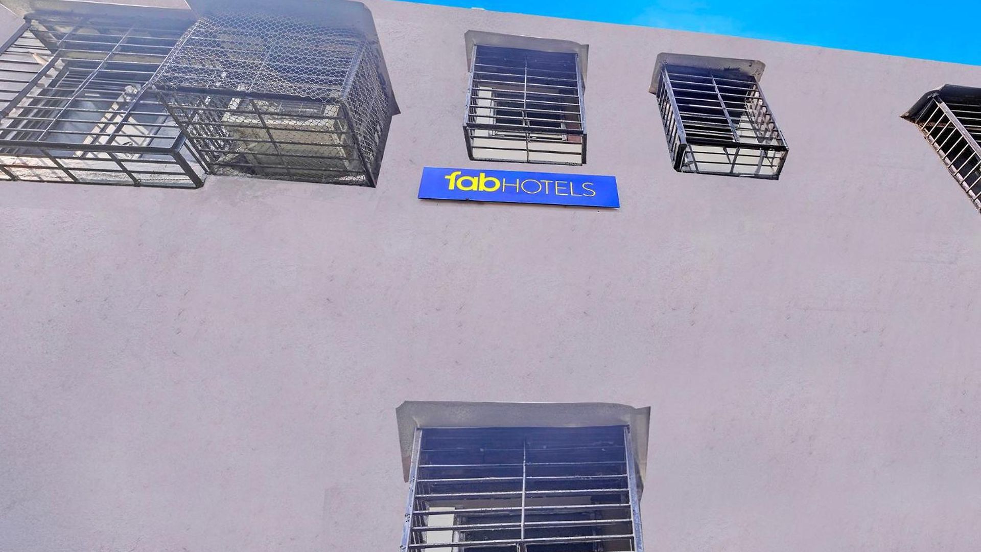 Fabhotel Land Hotel