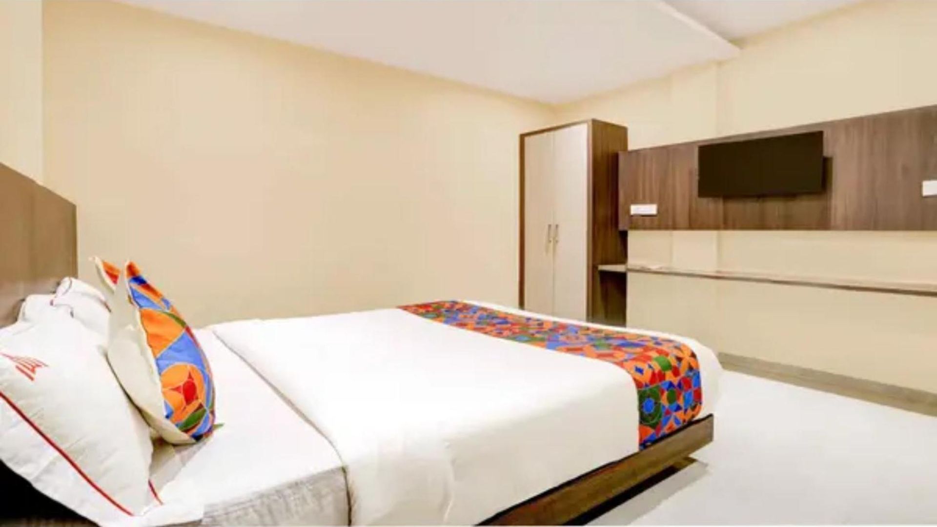 Fabhotel Casa Royal Residency