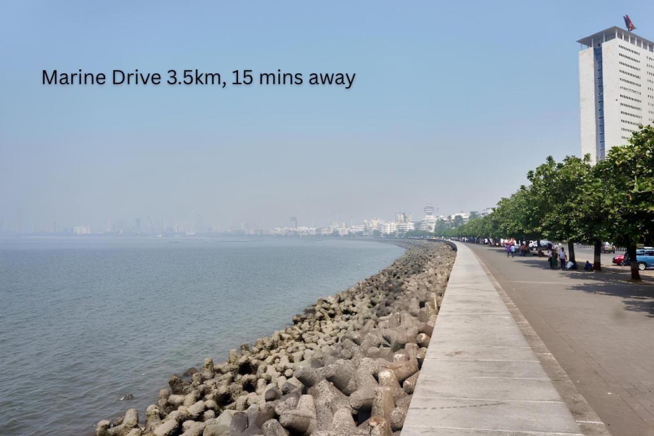 Travellers Near Hotel Mumbai