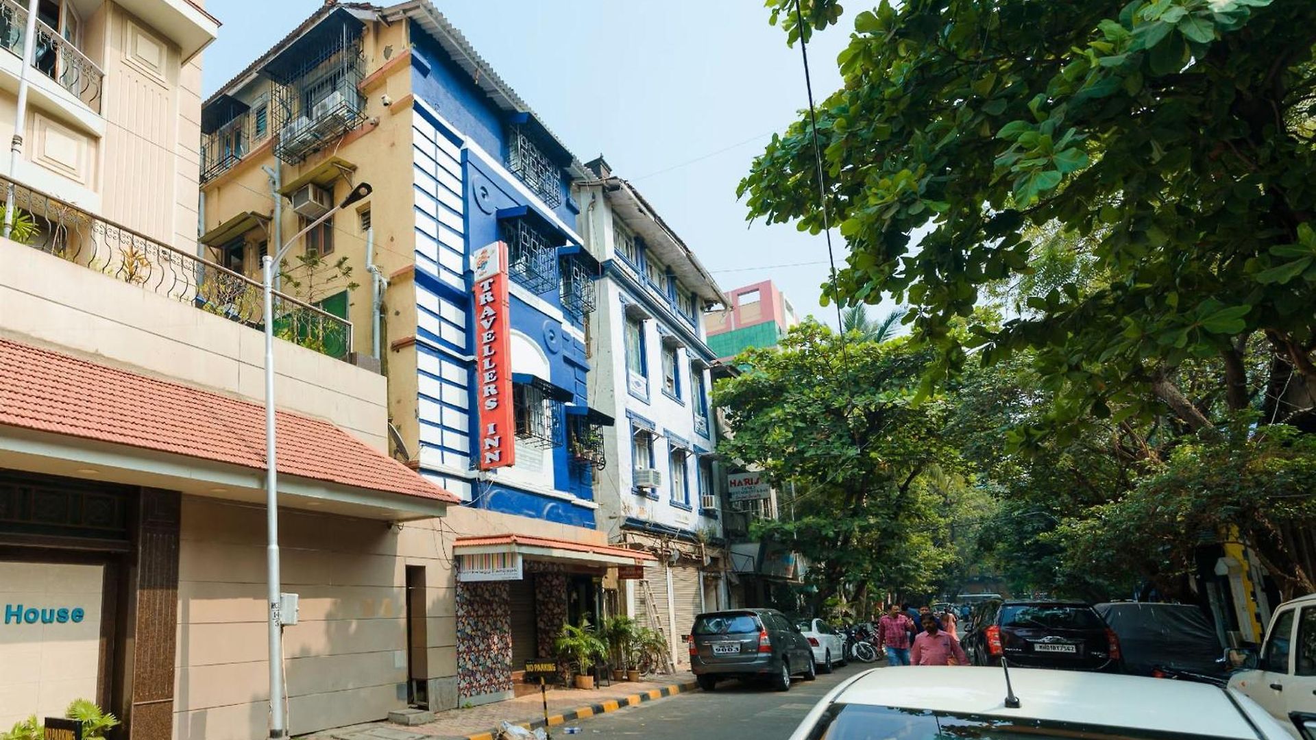 Travellers Near Hotel Mumbai