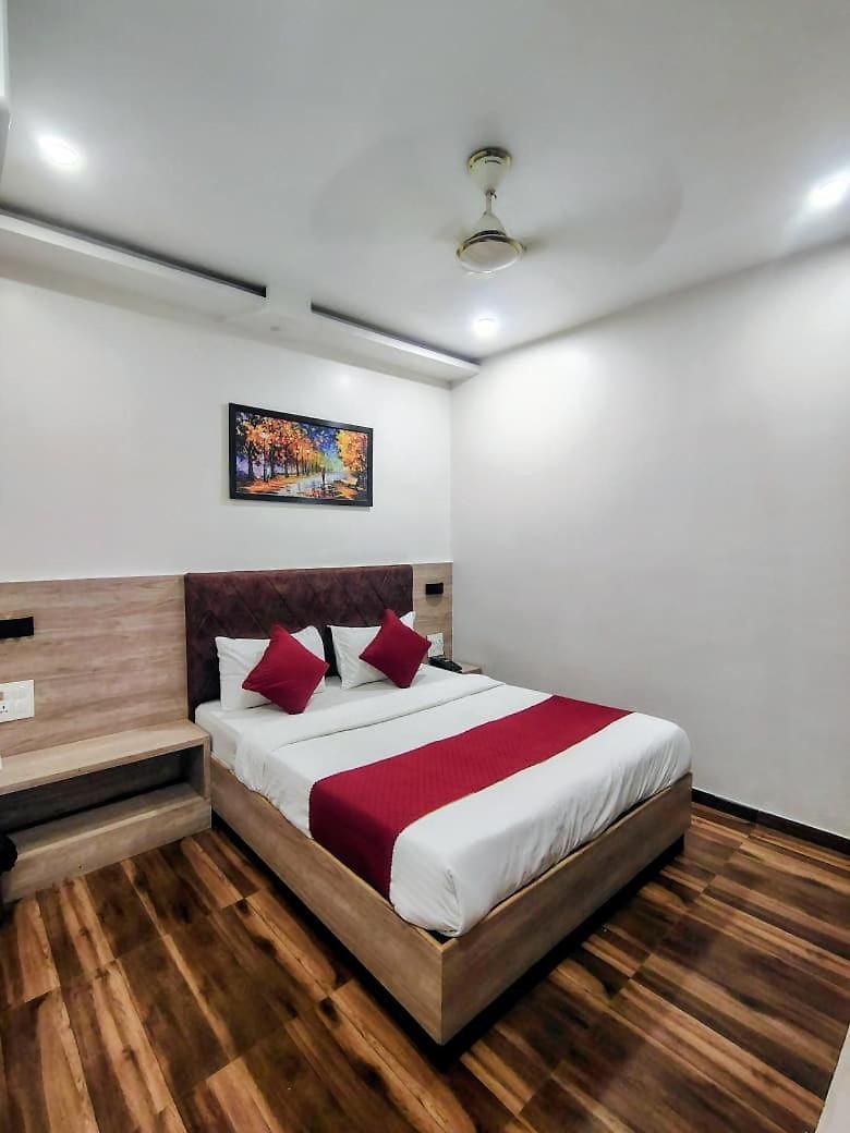 Hotel Square International