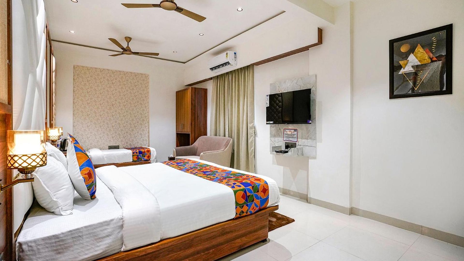 Fabhotel Status Residency Hotel 3*